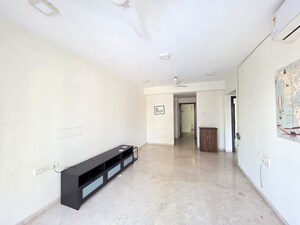 Room in 2 BHK Apartment at Pride Of Vakola, Santacruz East – for Rent