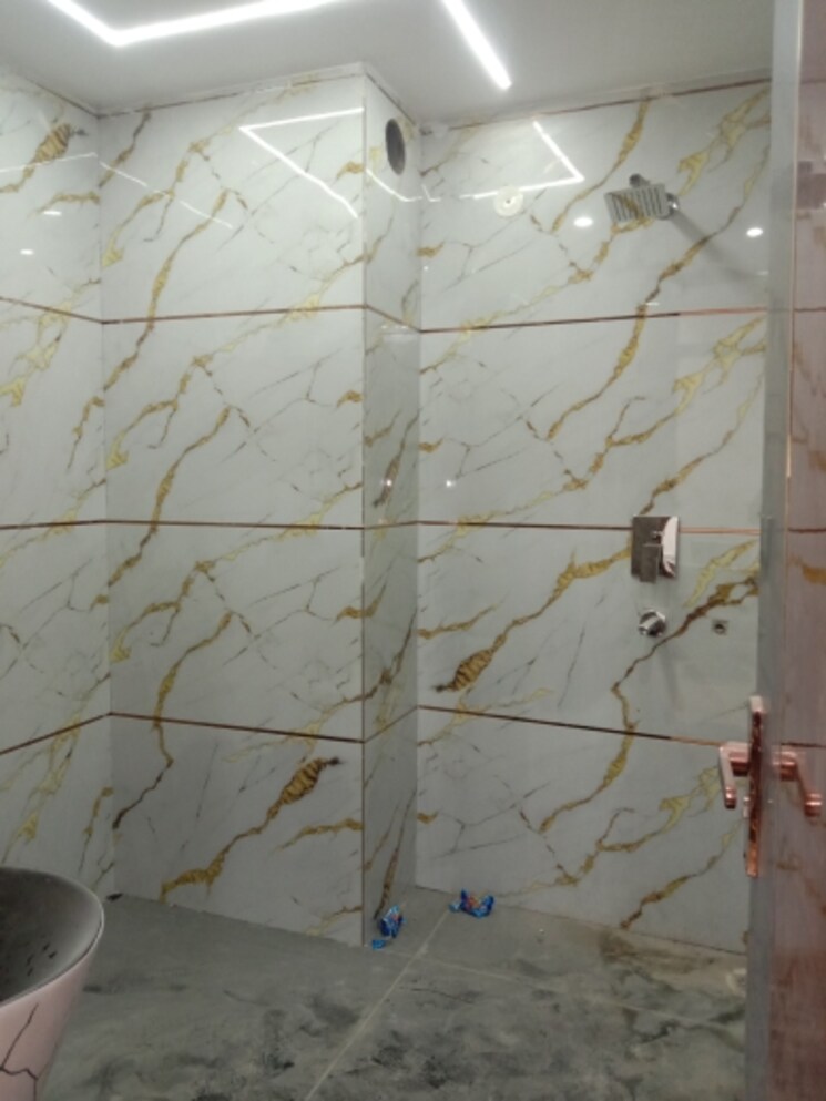 Bathroom, dwarka mor 4 Bedroom 1080 Sq.Ft. Builder Floor In Dwarka Mor Delhi 9617191
