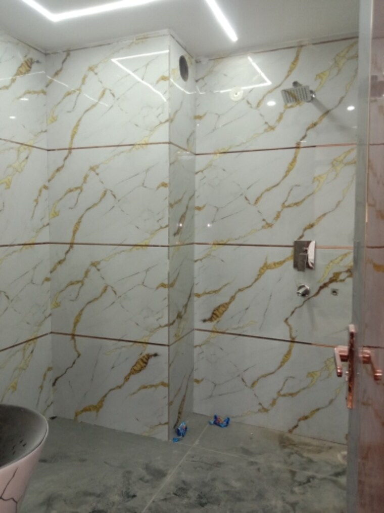 Bathroom, dwarka mor 4 Bedroom 1080 Sq.Ft. Builder Floor In Dwarka Mor Delhi 9617191