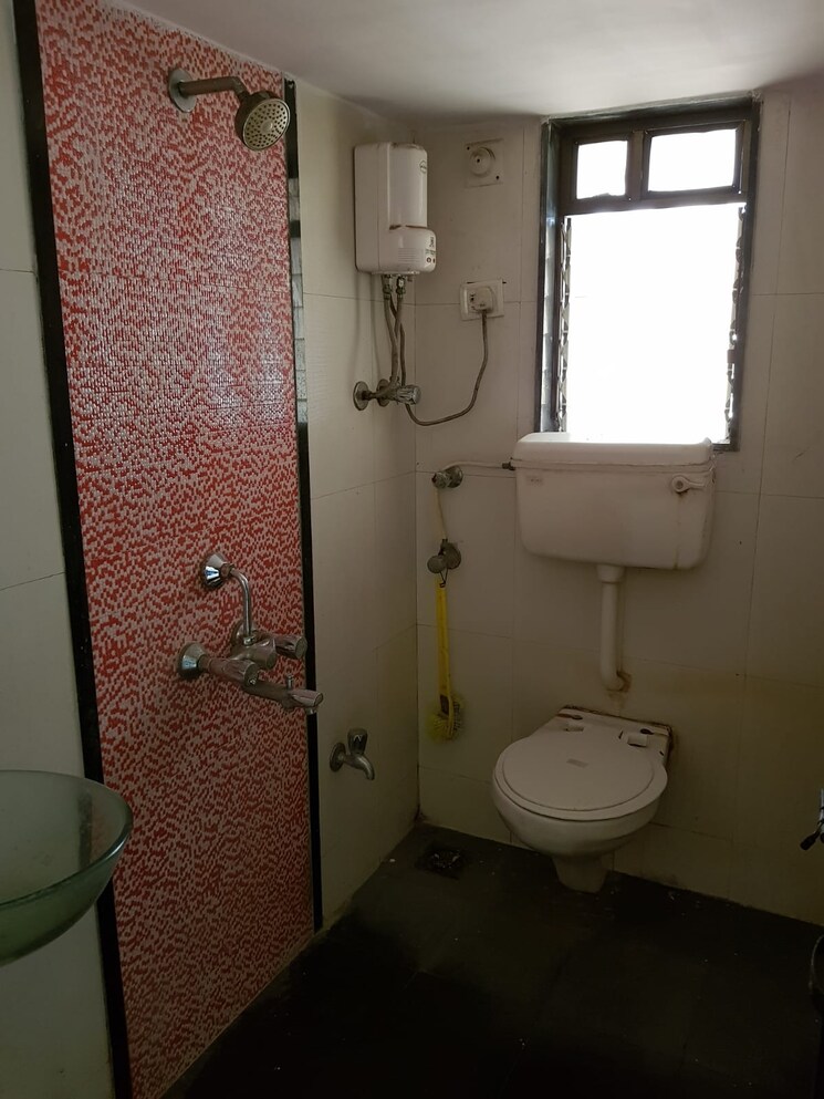 Bathroom, real-homes-vasai 2 Bedroom 1000 Sq.Ft. Apartment In Vasai East Palghar 9617227