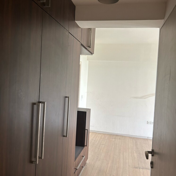 Bathroom, dlf-the-skycourt 3 Bedroom 1931 Sq.Ft. Apartment In Nawada Fatehpur Gurgaon 9617259