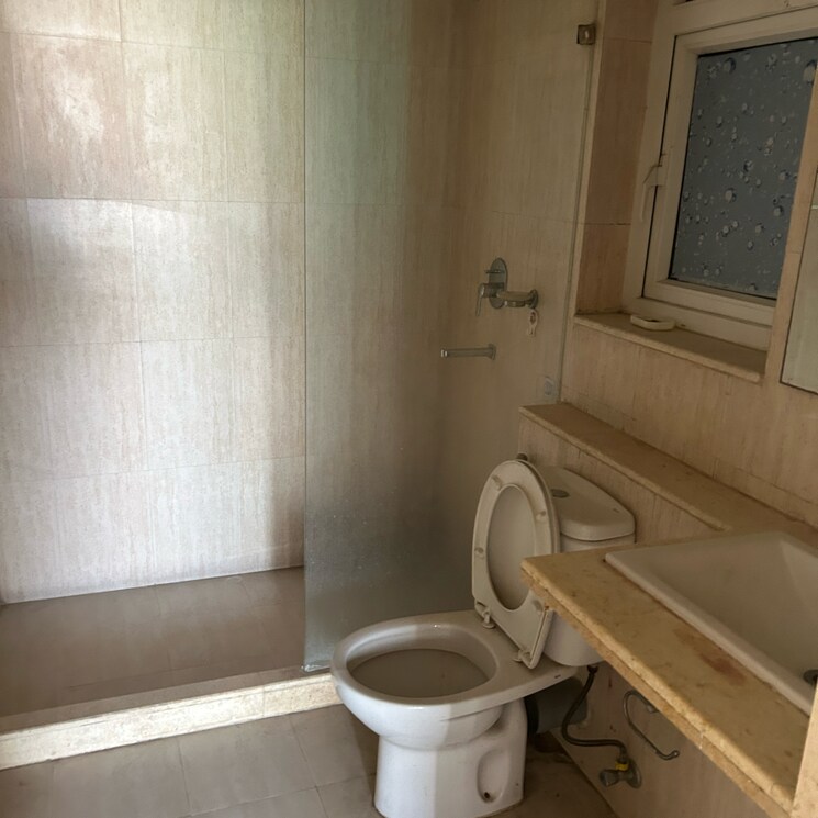 Bathroom, dlf-the-skycourt 3 Bedroom 1931 Sq.Ft. Apartment In Nawada Fatehpur Gurgaon 9617259