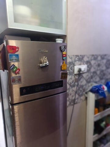 Room in 1 BHK Apartment at Silver Castle Andheri East, Andheri East – for Sale