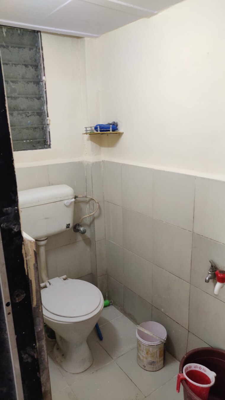 Bathroom, ashirwad-chs-andheri-east 1 RK 300 Sq.Ft. Apartment In Andheri East Mumbai 9617276