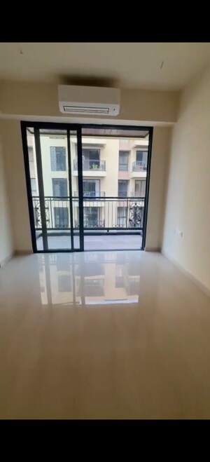 2 BHK Apartment For Sale in Lodha Sterling, Kolshet Road