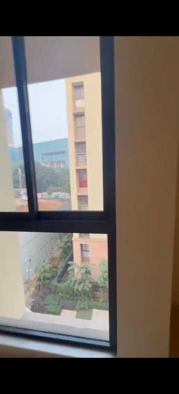 Room in 2 BHK Apartment at Lodha Sterling, Kolshet Road – for Sale