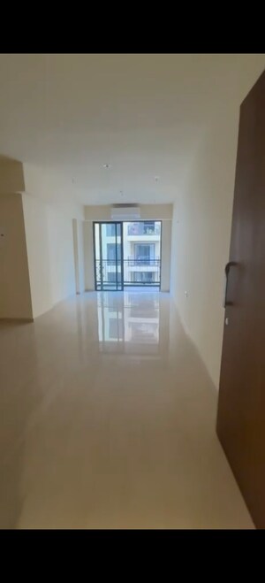 Room in 2 BHK Apartment at Indiabulls One Indiabulls, Pokhran Road No Two – for Sale