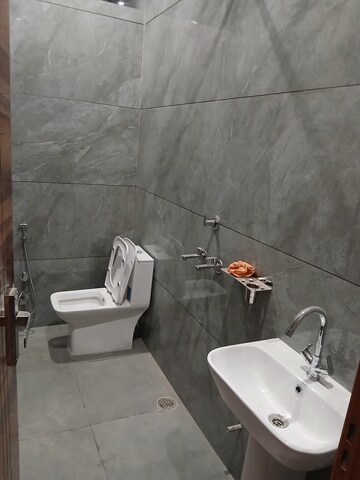 Attached Bathroom in 2 BHK Builder Floor at Sector 15 – for Rent