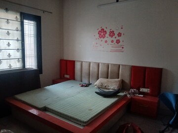 Bedroom in 4 BHK Builder Floor at Sector 15 – for Rent