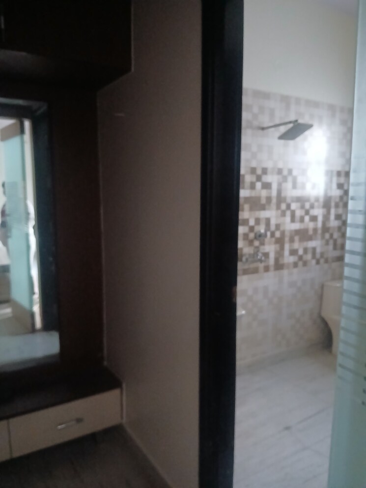 Bathroom, sector 15 4 Bedroom 500 Sq.Yd. Builder Floor In Sector 15 Hisar 9617300