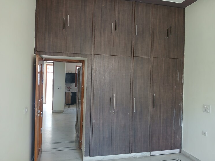 Other, sector 15 2 Bedroom 250 Sq.Yd. Builder Floor In Sector 15 Hisar 9617301