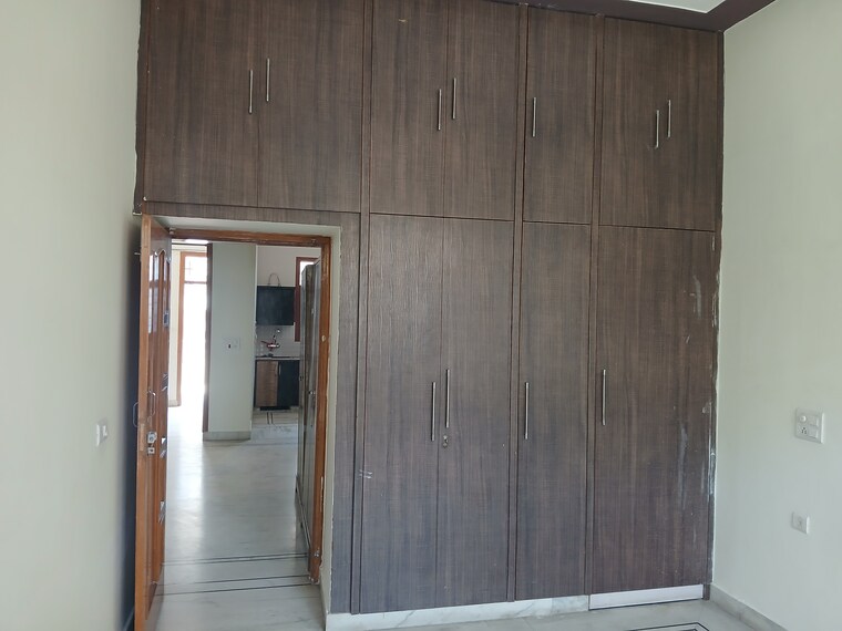 Other, sector 15 2 Bedroom 250 Sq.Yd. Builder Floor In Sector 15 Hisar 9617301