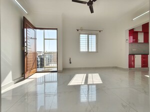 Room in 2 BHK Apartment at Halasuru – for Rent