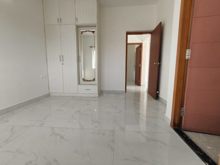 Room, halasuru 2 Bedroom 1050 Sq.Ft. Apartment In Halasuru Bangalore 9617309