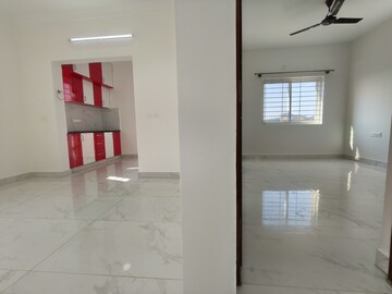 Room in 2 BHK Apartment at Halasuru – for Rent