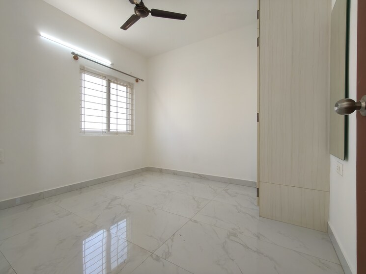 Room, halasuru 2 Bedroom 1050 Sq.Ft. Apartment In Halasuru Bangalore 9617309