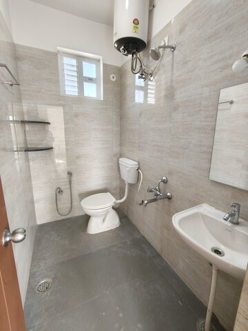 Bathroom in 2 BHK Apartment at Halasuru – for Rent