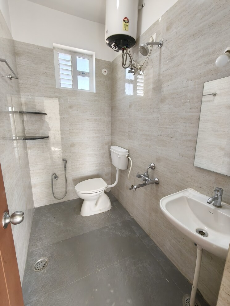 Bathroom, halasuru 2 Bedroom 1050 Sq.Ft. Apartment In Halasuru Bangalore 9617309