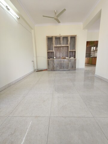 Room in 3 BHK Apartment at Kodihalli – for Rent