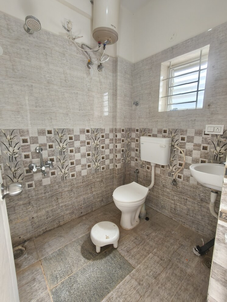 Bathroom, malleshpalya 1 Bedroom 600 Sq.Ft. Builder Floor In Malleshpalya Bangalore 9617312