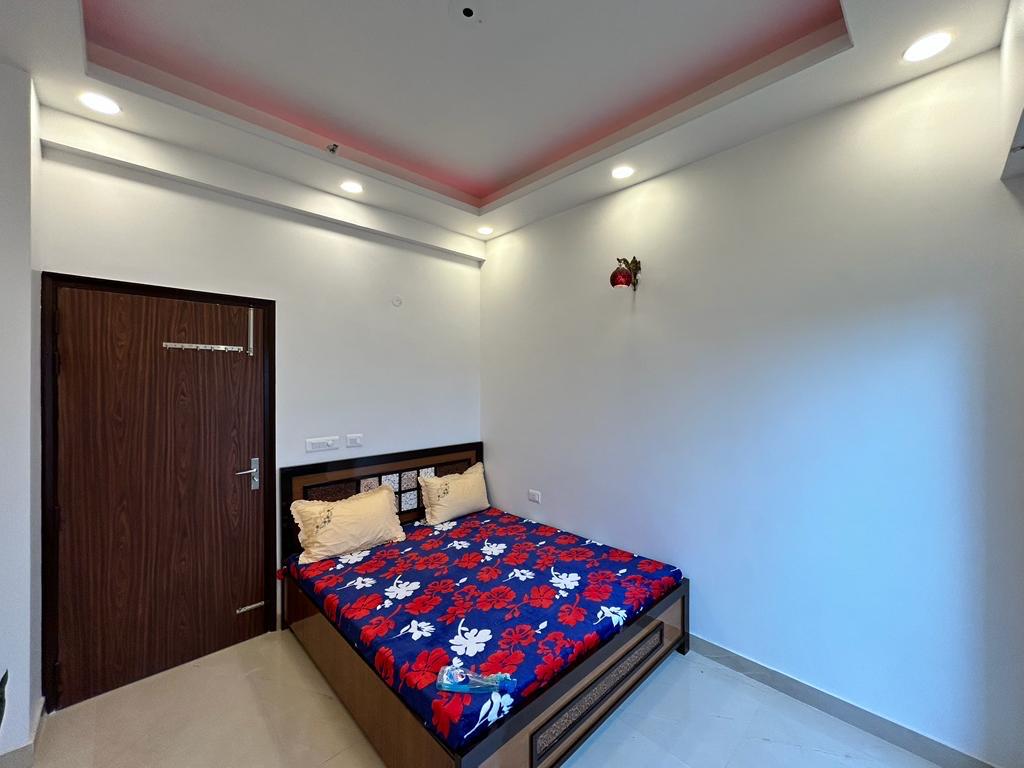 2 BHK Builder Floor For Rent in RWA Apartments Sector 45