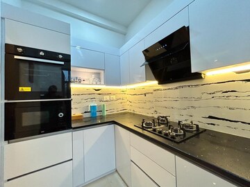 Kitchen in 3 BHK Builder Floor at Tulip Mall, Sector 46 – for Rent