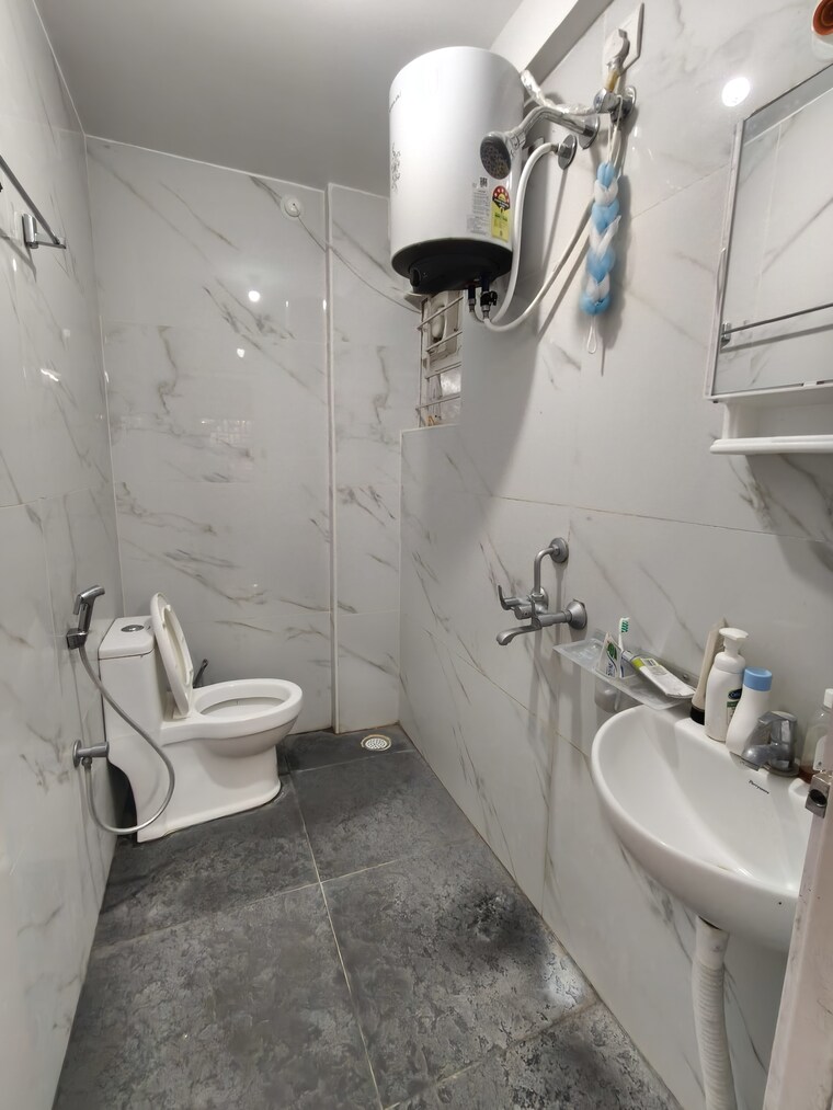 Bathroom, jeevan bima nagar 1 Bedroom 580 Sq.Ft. Builder Floor In Jeevan Bima Nagar Bangalore 9617315
