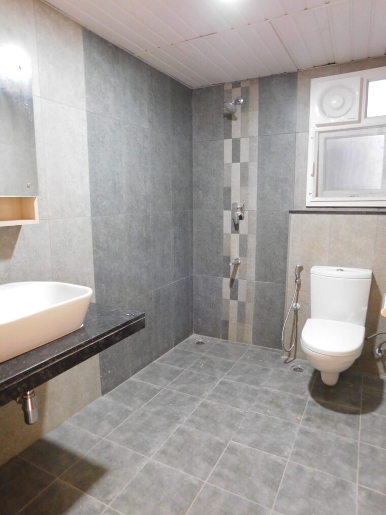 Bathroom, prestige-tranquil 3 Bedroom 1764 Sq.Ft. Apartment In Kokapet Hyderabad 9617341