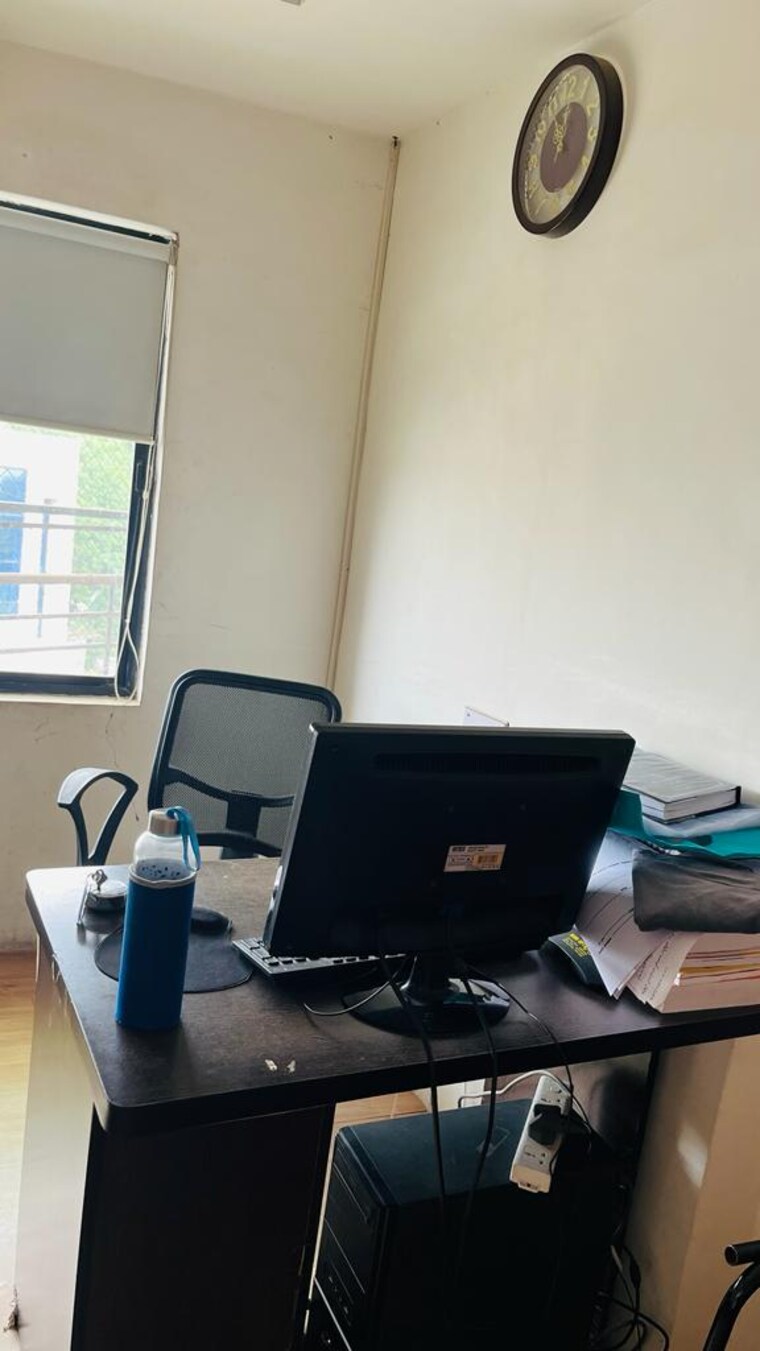 Team Area, akota Commercial Office Space 200 Sq.Ft. In Akota Vadodara 9617346