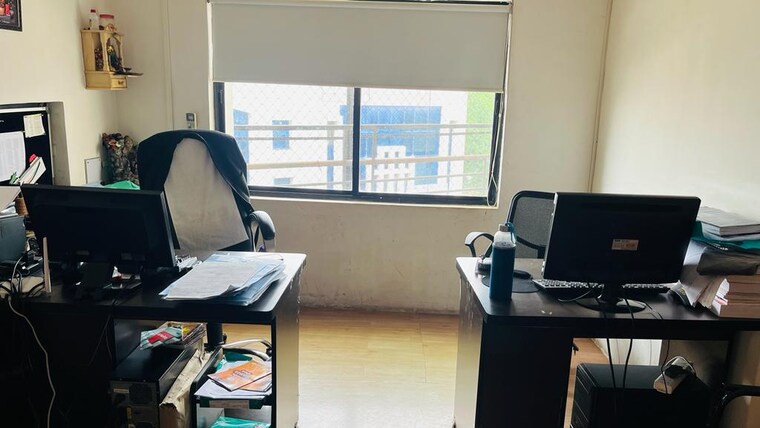 Team Area, akota Commercial Office Space 200 Sq.Ft. In Akota Vadodara 9617346