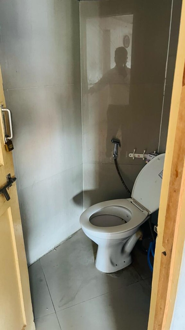 Bathroom, akota Commercial Office Space 200 Sq.Ft. In Akota Vadodara 9617346