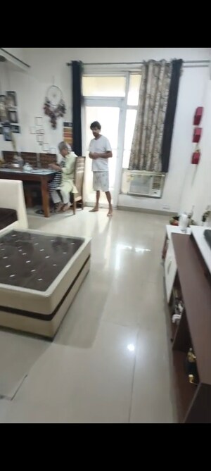 Room in 2.5 BHK Apartment at Gaur City 6th Avenue, Sector 4 Greater Noida – for Sale