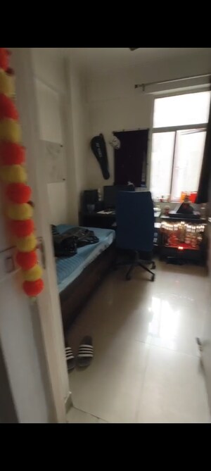 Room in 2.5 BHK Apartment at Gaur City 6th Avenue, Sector 4 Greater Noida – for Sale