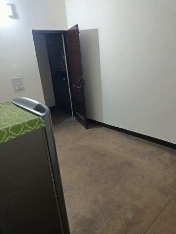 Room in 1 BHK Independent House at Sector 31 – for Rent