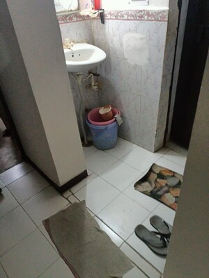 Bathroom in 1 BHK Independent House at Sector 31 – for Rent