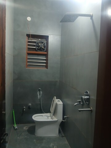 Bathroom in 2 BHK Builder Floor at Sector 14 – for Rent
