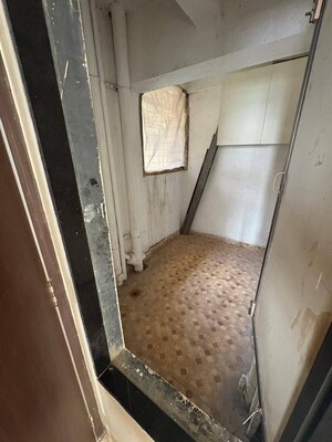 Bathroom in 1 BHK Apartment at Abhishek Apartments Malad, Malad East – for Rent