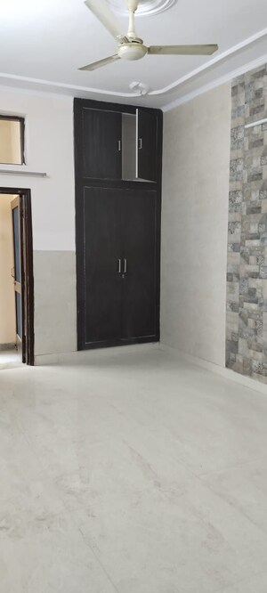 Room in 4 BHK Independent House at Sector 16 – for Rent