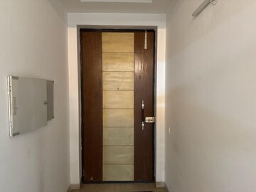 Room in 3 BHK Apartment at Bestech Park View Spa, Sector 47 – for Sale