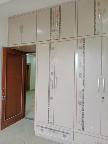 Building Lobby in 3 BHK Builder Floor at Sector 8 – for Rent