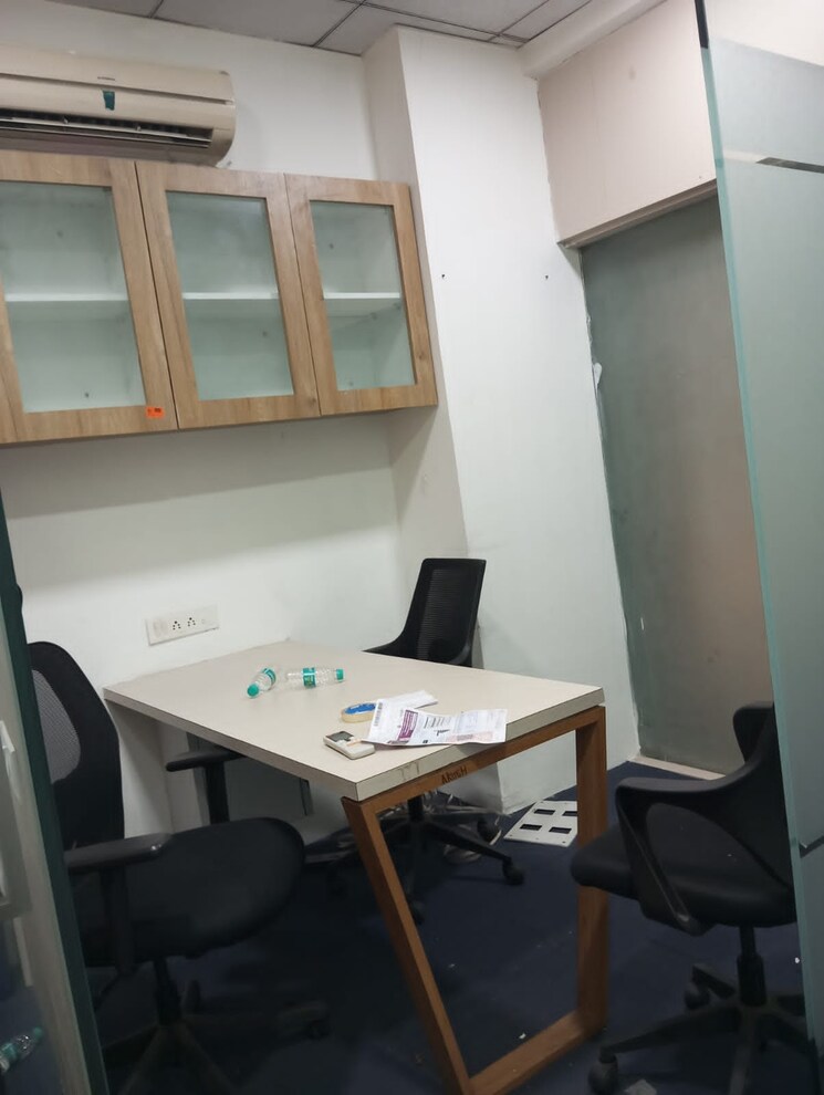 Team Area, real-tech-park Commercial Office Space 687 Sq.Ft. In Vashi Sector 30a Navi Mumbai 9617396