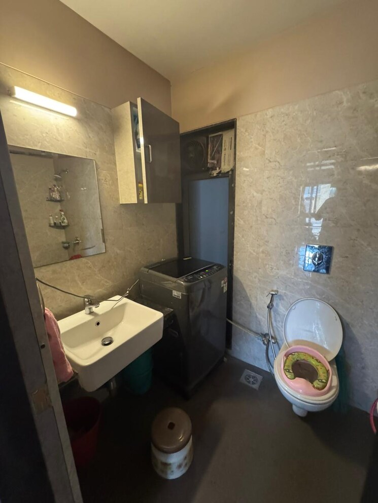 Attached Bathroom, rhythm-serenity-heights 2 Bedroom 781 Sq.Ft. Apartment In Andheri East Mumbai 9617405