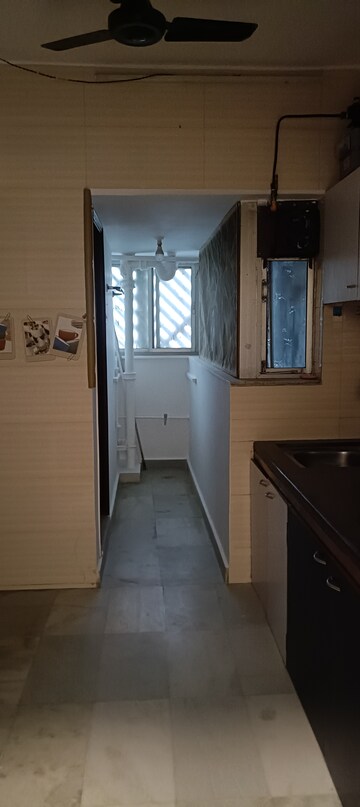 Furnished Amenities in 2 BHK Apartment at Chaitanya Tower, Prabhadevi – for Sale