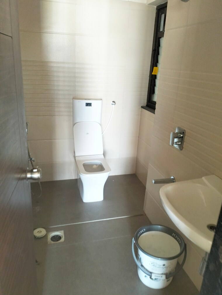 Bathroom, kolte-patil-rose-parade 2 Bedroom 1140 Sq.Ft. Apartment In Kondhwa Pune 9617478