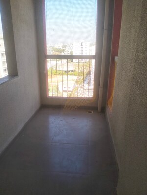 Room in 2 BHK Apartment at Sunshree Crown, Kondhwa – for Rent