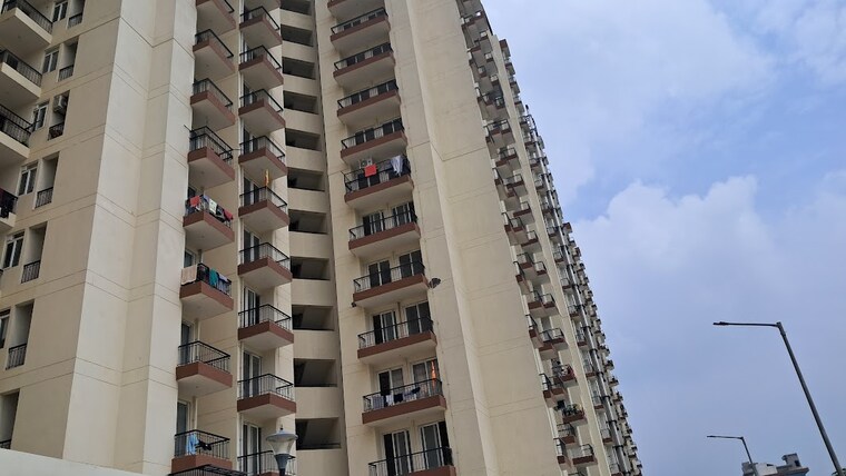 Exterior View, amrapali-ivory-heights 2.5 Bedroom 923 Sq.Ft. Apartment In Amrapali Dream Valley Greater Noida 9617578