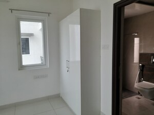 Room in 3.5 BHK Apartment at Aparna Sarovar Zicon, Nallagandla – for Rent