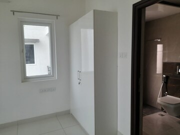 Room in 3.5 BHK Apartment at Aparna Sarovar Zicon, Nallagandla – for Rent