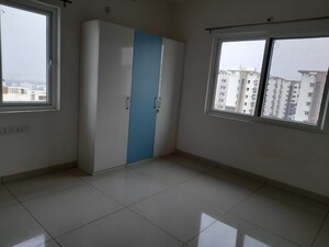 Room in 3.5 BHK Apartment at Aparna Sarovar Zicon, Nallagandla – for Rent
