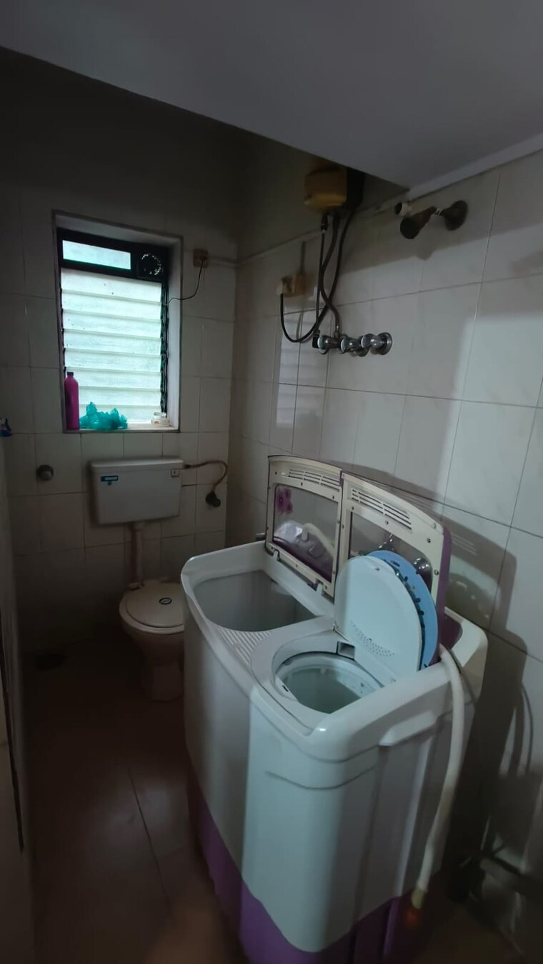 Bathroom, swapnalok-towers 2 Bedroom 910 Sq.Ft. Apartment In Malad East Mumbai 9617609